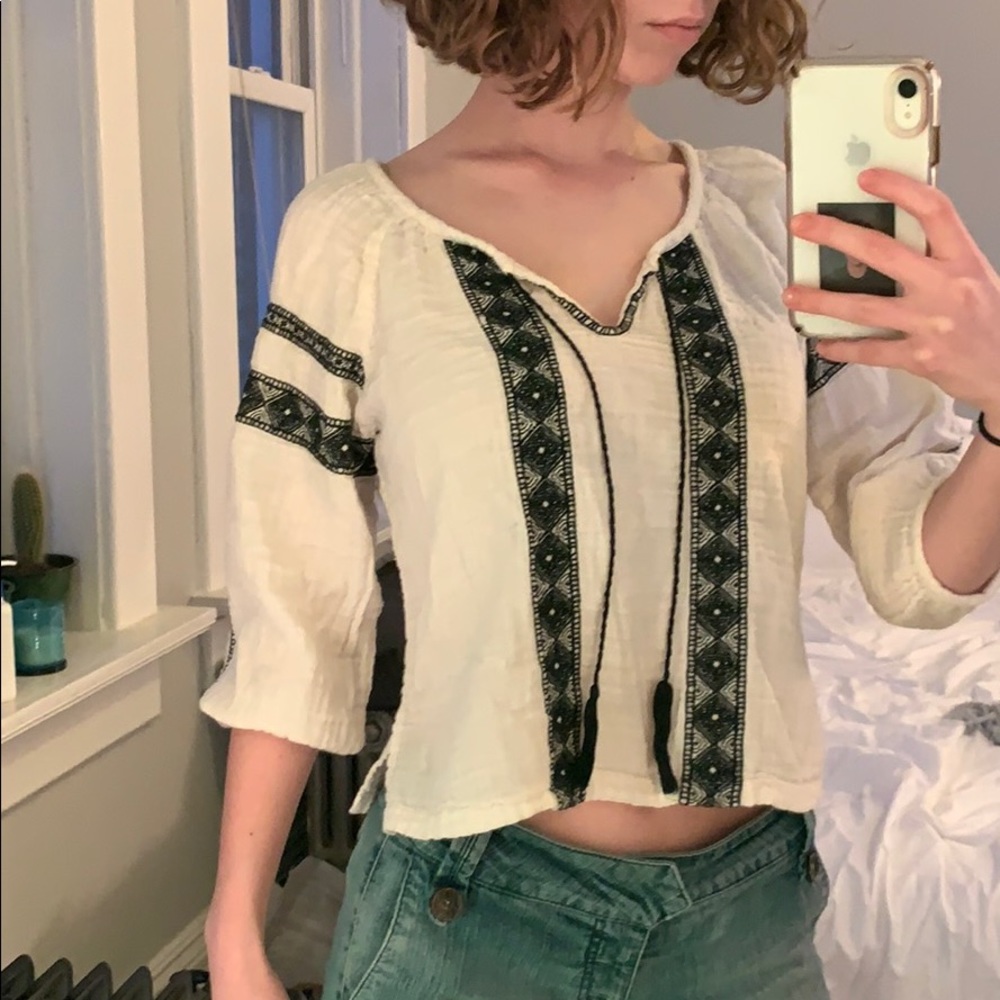 Forever 21 white embroidered half sleeve